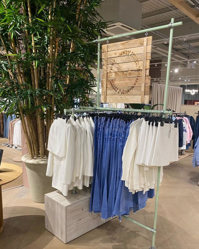 This weeks install #fashiondisplay #lakesideshoppingcentre #riverisland